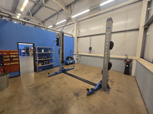 Post car lift 4000kgs - 2,